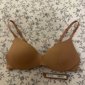 Skims Wireless Plunge Bra